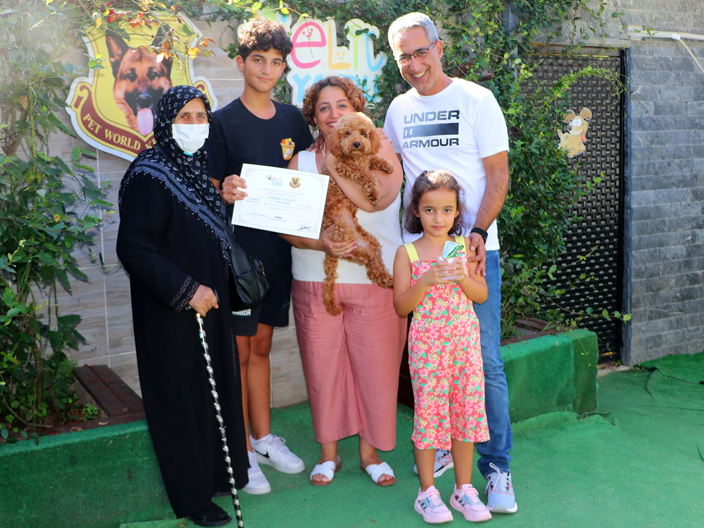 Eker ailesinin minik dostu Gofret eğitimini başarılı bir şekilde tamamladı