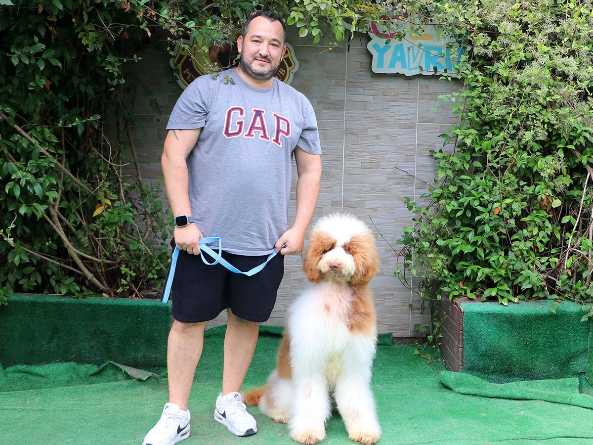 İzmir'den Reşat Bey Barney'e kavuştu