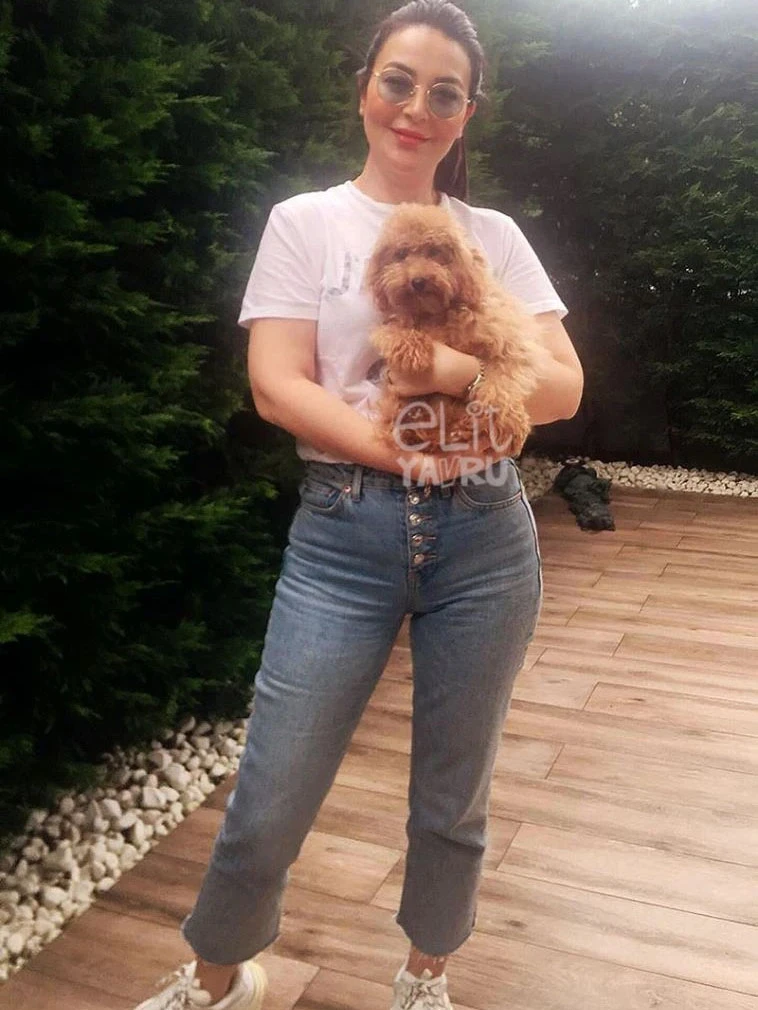 Sinem Ayan Poodle yavrusuna kavuştu