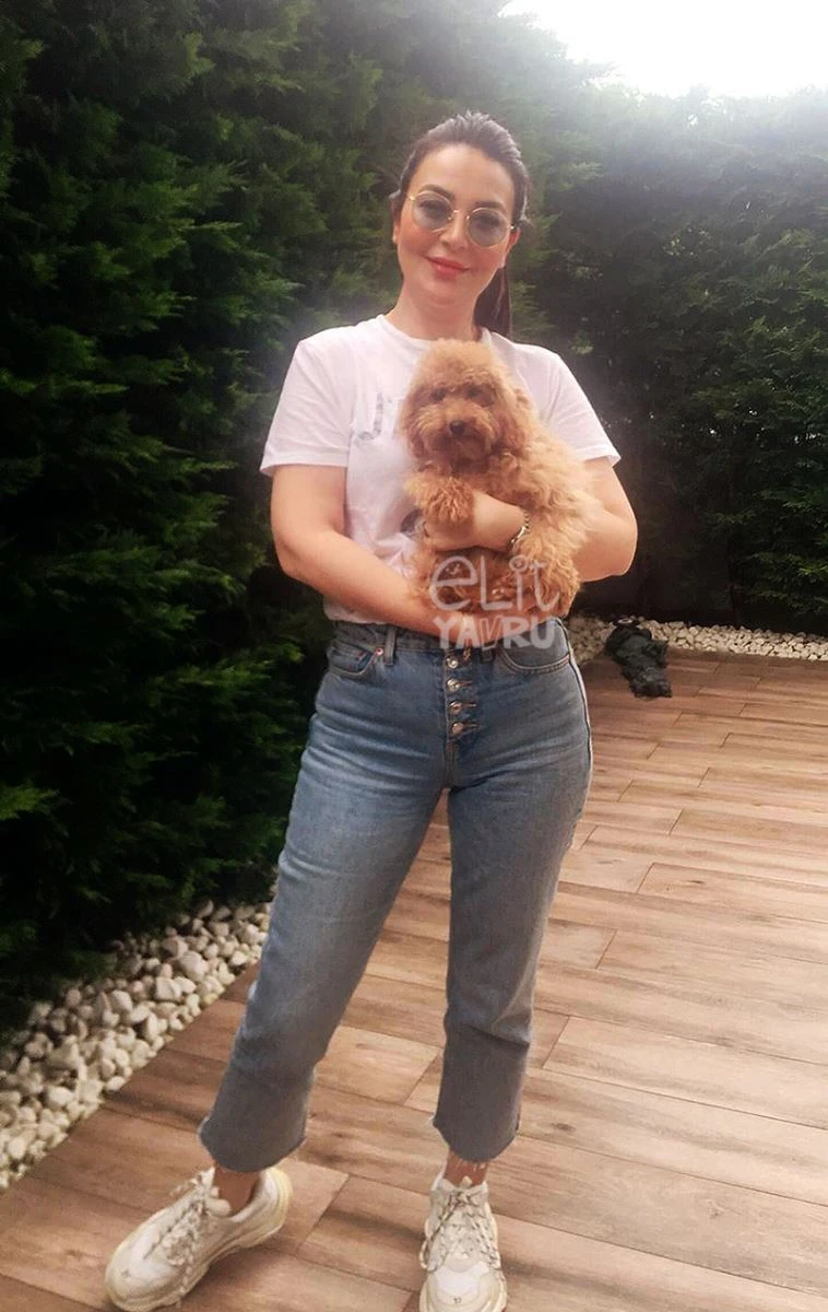 Sinem Ayan Poodle yavrusuna kavuştu