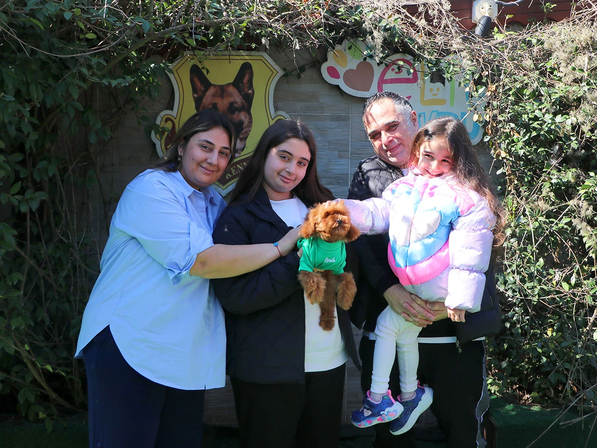 Sevgili Zeki Bey ve ailesi Poodle yavrularına kavuştular